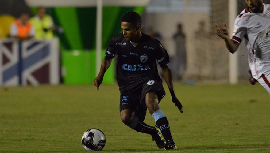 Fabinho destaca postura da equipe e projeta próximo duelo Fabinho destaca postura da equipe e projeta próximo duelo