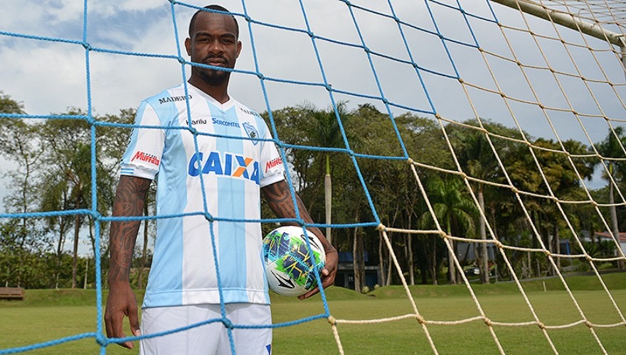 Reforço: De volta ao Brasil, Elton Martins