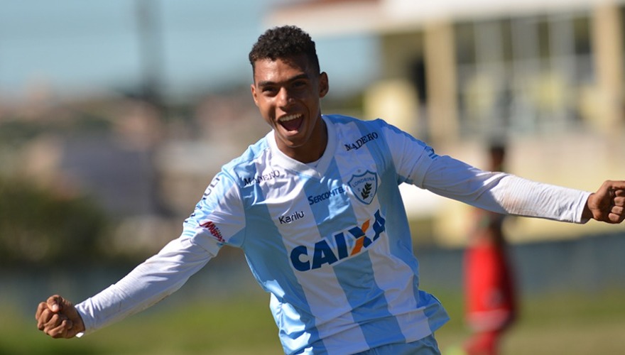 Sub-19 em campo e 3 a 0 no placar Sub-19 em campo e 3 a 0 no placar