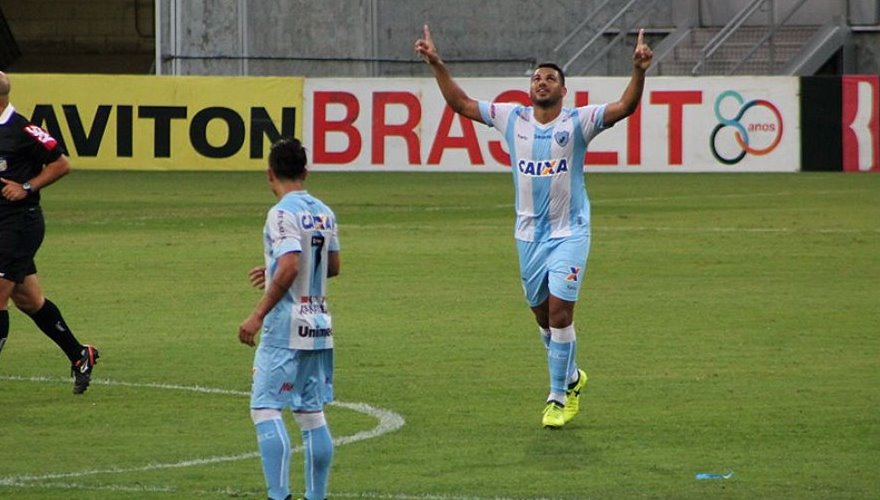 Londrina vence o Náutico na Arena Pernambuco