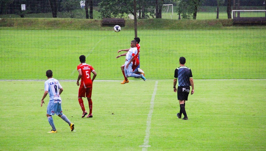 Juniores classificam para semifinal do Estadual