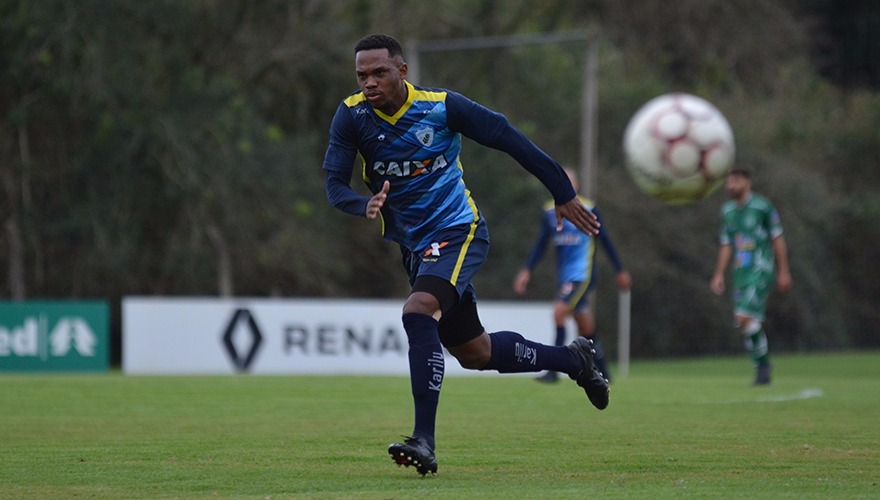 TV LEC: Confira os lances do jogo-treino do Tubarão com o Ar