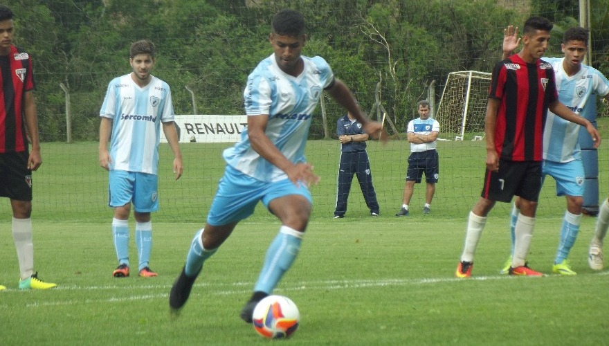 Pelo Sub-19, Tubarãozinho goleia no CT da SM Sports Pelo Sub-19, Tubarãozinho goleia no CT da SM Sports